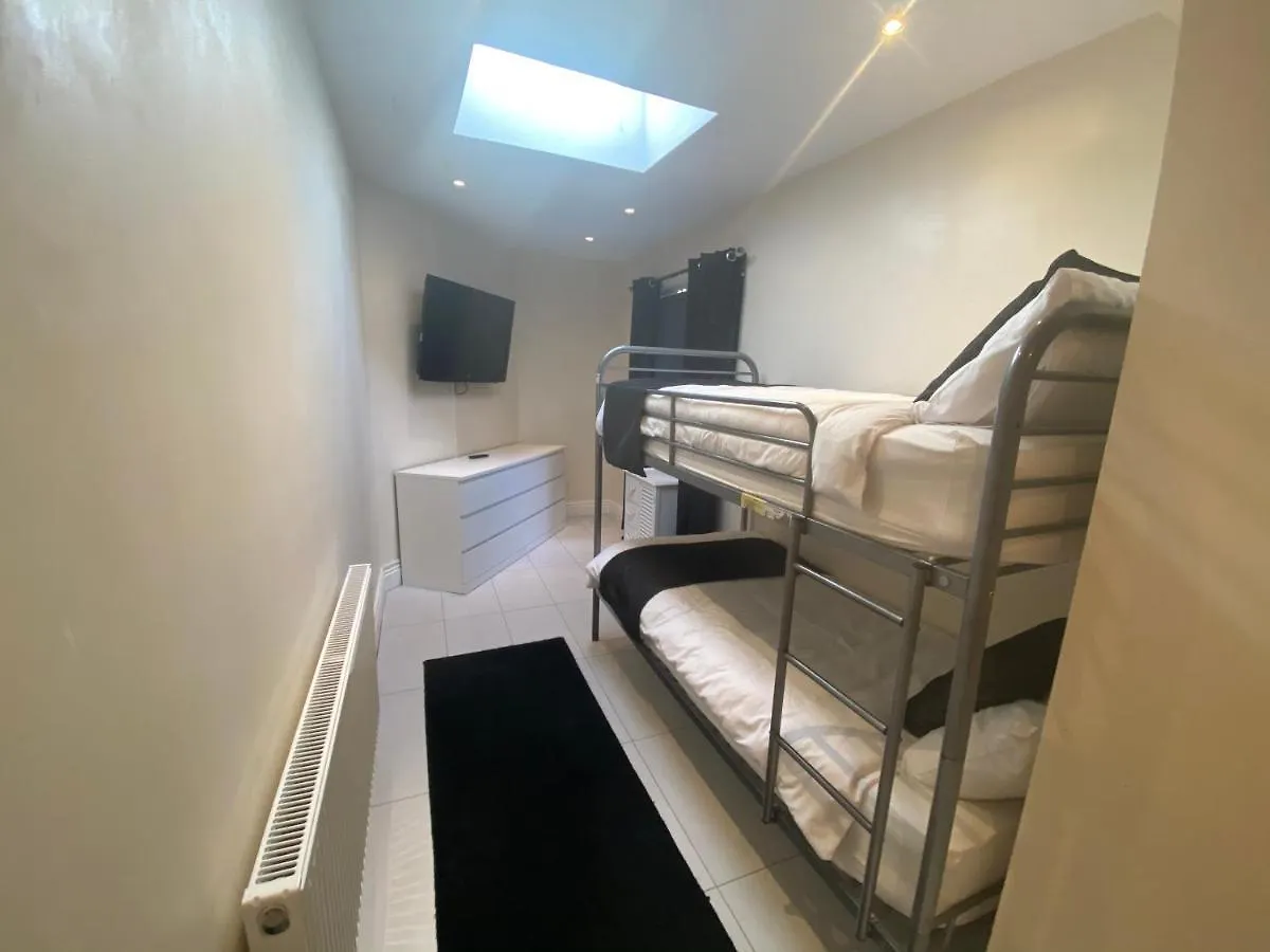 Boutique Blackpool 2 Bed Gold Apartment Sleeps 10 United Kingdom