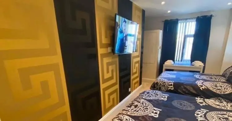 Boutique Blackpool 2 Bed Gold Apartment Sleeps 10 United Kingdom